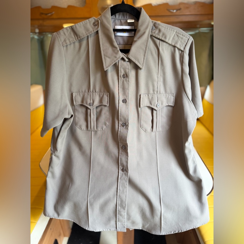 Classic Button-Front Utility Shirt in Khaki